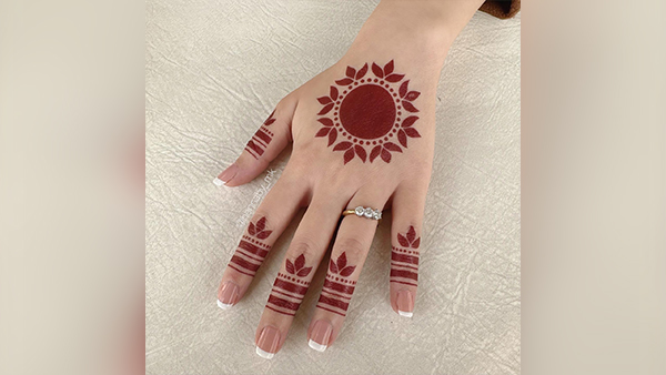 Minimalist Mehendi