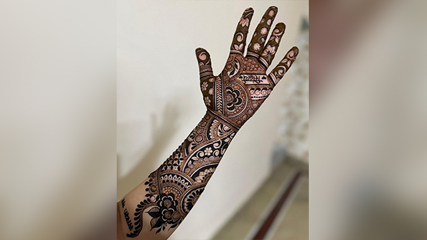Name or Initials Mehendi