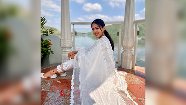Sara Ali Khan in Ethnic Suit