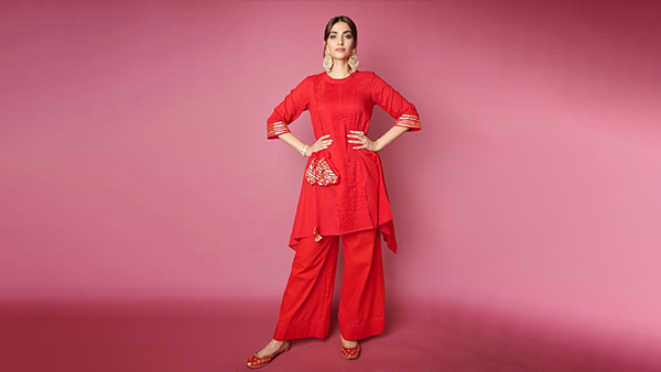 Sonam Kapoor In Kurta Set
