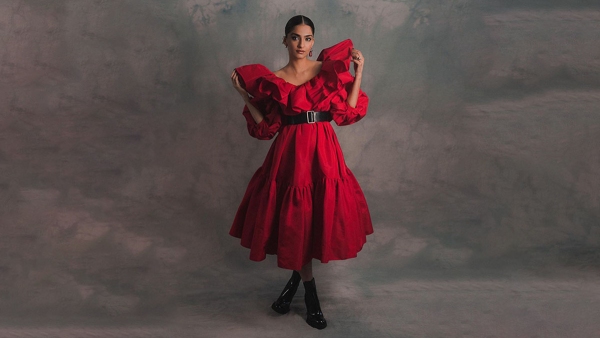 Sonam Kapoors 5 Outfits With Stylish Sleeves