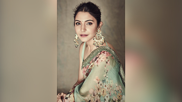 Anushka Sharmas Rosy Makeup Look