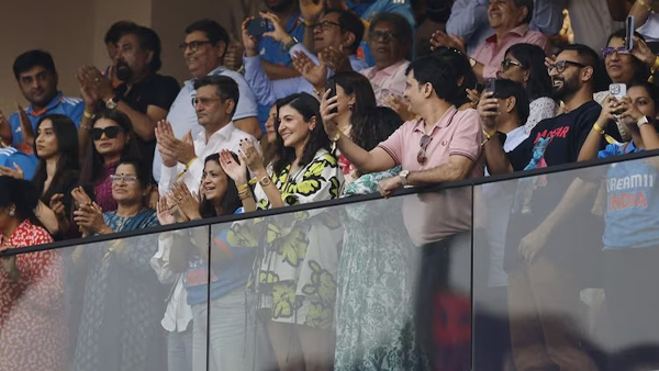 Anushka Sharmas Oversized Co-Ord Outfit