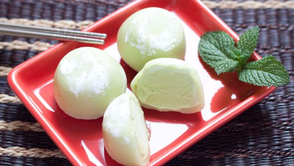 How To Make Japanese Delicacy Mochi?