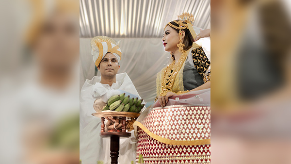 Randeep Hooda And Lin Laishrams Traditional Meitei Wedding Pics