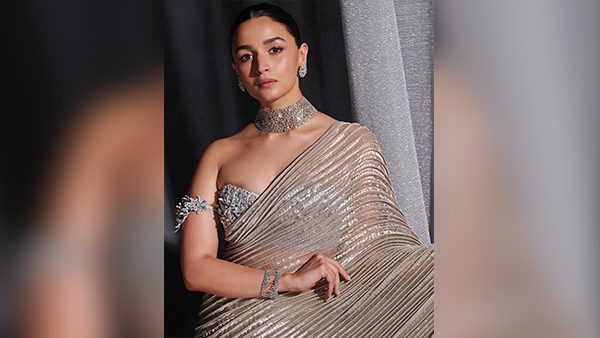 Festive And Fab: 6 Radiant Christmas Party Makeup Looks Inspired From B-Town Beauties!