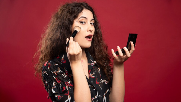 Man-Eater Makeup Trend: 8 Steps To Transform Your Makeup Routine With Attitude