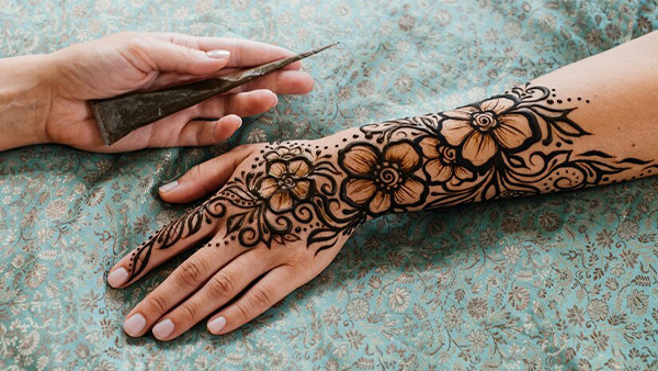 Year Ender 2023: 7 Mehendi Designs That Will Be Trendsetting In 2024 Year Ender 2023: 7 Mehendi Designs That Will Be Trendsetting In 2024