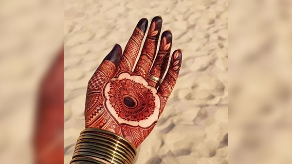 Year Ender 2023: 7 Mehendi Designs That Will Be Trendsetting In 2024 Year Ender 2023: 7 Mehendi Designs That Will Be Trendsetting In 2024