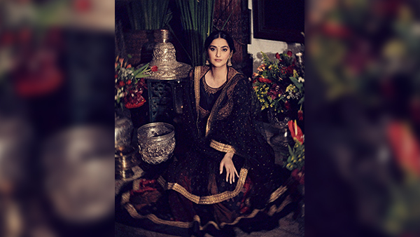 Why You Must Wear Black On Makar Sankranti? 5 Bollywood-Style Ethnic Outfit Ideas To Ace Your Festive Look