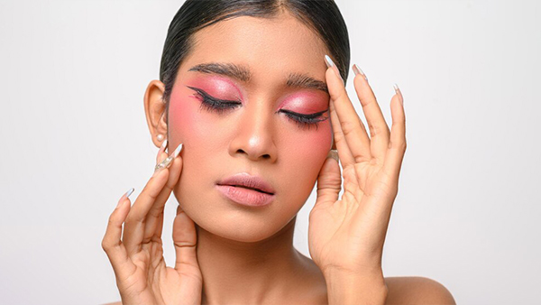  Glow Up in 2024: 9 Makeup Trends To Enhance Your Beauty in the New Year