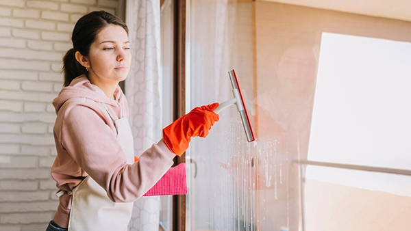 8 Expert Tips For Cleaning Windows And Grilles With Ease And Make It Shine 