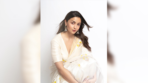 Celebrate Indian Republic Day With Style: 7 Fashion Tips To Shine Celebrate Indian Republic Day With Style: 7 Fashion Tips To Shine