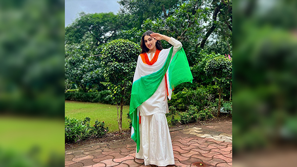 Celebrate Indian Republic Day With Style: 7 Fashion Tips To Shine Celebrate Indian Republic Day With Style: 7 Fashion Tips To Shine
