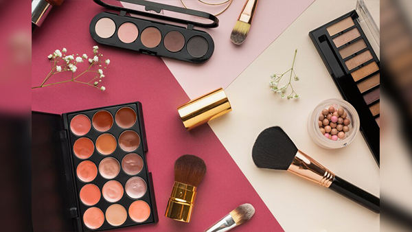  Glow Up in 2024: 9 Makeup Trends To Enhance Your Beauty in the New Year