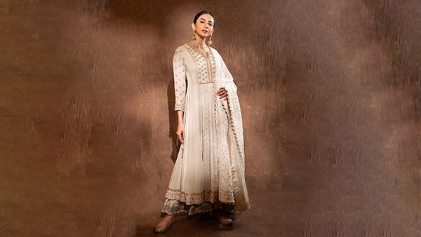 Rakul Preet And Jackky Bhagnanis Pre-Wedding Festivities Have Begun, Bookmark Her Modern-Ethnic Style