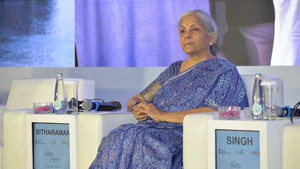 FM Nirmala Sitharamans Saree Style FM Nirmala Sitharamans Saree Style