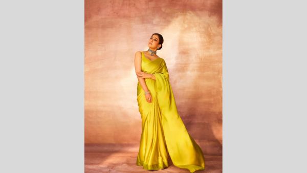 Monotone Saree Trend: 6 Style Tips To Flaunt Effortless Panache With Indian Ensemble