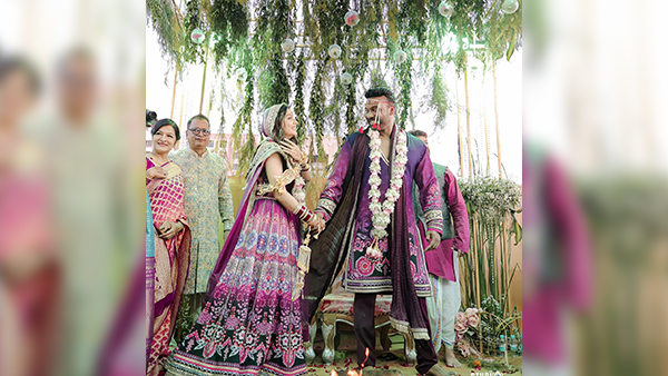 Divya Agarwal-Apurva Padgaonkars Marathi Wedding, This Happy Couple Twin In Purple Ensembles, Pics!