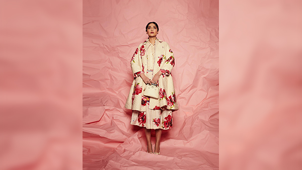 Sonam Kapoors Formal Outfit Ideas 