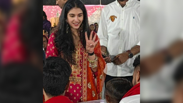  Anant Ambani-Radhika Merchant Pre-Wedding Event: The Happy Couple Look Effortlessly Stylish In Ethnic Ensembl