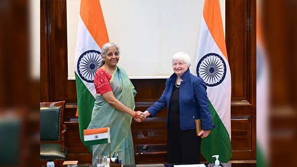 FM Nirmala Sitharamans Saree Style FM Nirmala Sitharamans Saree Style