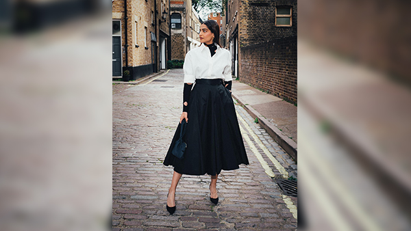 Sonam Kapoors Formal Outfit Ideas 