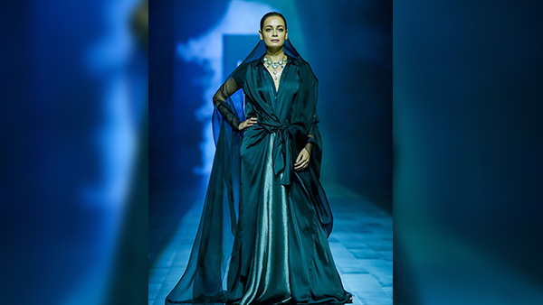 Lakme Fashion Week 2024 Kriti Sanon Shanaya Kapoor And Others Promote Sustainable Fashion Get Inspired