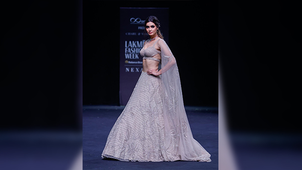 Lakm Fashion Week 2024 Sara Ali Khan Janhvi Kapoor And Ananya Panday Promote Creative Fashion Check Their Runway Looks