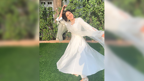 Holi 2024 7 Comfy And Stylish Outfit Ideas To Enjoy The Vibrant Festival