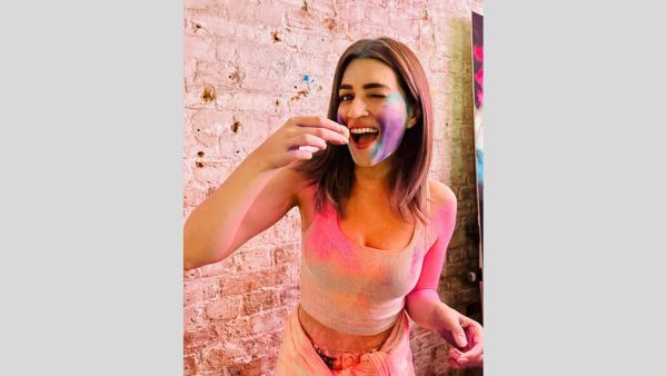 Holi 2024 Sid-Kiara To The Bachchans B-Town Stars Celebrate The Festival Of Colours In Style Pics