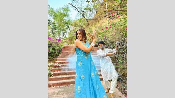 Holi 2024 Sid-Kiara To The Bachchans B-Town Stars Celebrate The Festival Of Colours In Style Pics