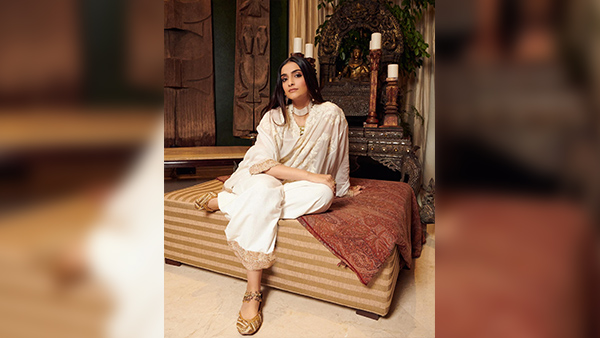 Summer Fashion Your Bollywood-Style Ethnic Outfits Guide For Sun-kissed Sophistication