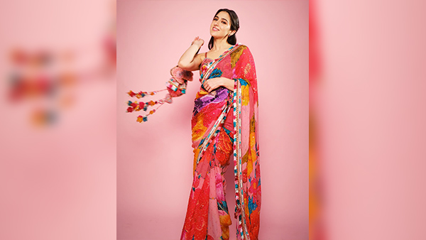 Sara Ali Khan Aces Summer Fashion In Animal Print Saree Bookmark Her Chic Saree Choices