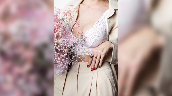 Backless Dress 7 Tips For Choosing Perfect Bra For Backless Outfits And Turn Heads Wherever You Go