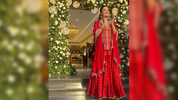 Chaitra Navratri 2024 Red Outfits Ideas To Mark The Day 1 Celebration Inspired BY B-Town Divas Chaitra Navratri 2024 Red Outfits Ideas To Mark The Day 1 Celebration Inspired BY B-Town Divas