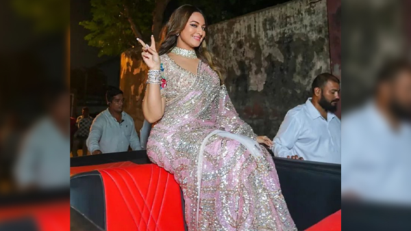 Heeramandi Sonakshi Sinha s Mesmerizing Indian Look In Tilasmi Bahein Song Watch Video