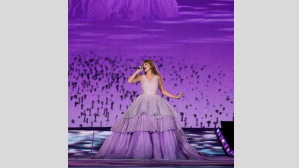 Taylor Swift s Fashion Get Inspired From American Singer-Songwriter s Signature Style