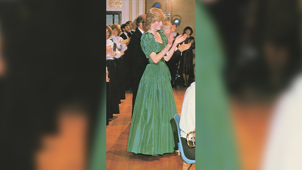 Princess Diana s Iconic Dresses And Accessories Will Get Auctioned For Charity Know The Details Here