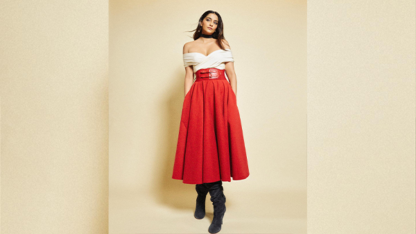 Sonam Kapoor Serves Retro Style In A Monochrome Co-Ord Outfit Check Her Vintage Fashion Statements