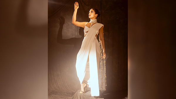 Tamannaah Bhatia To Taapsee Pannu B-Town Divas Are Giving Modern Twist To Classic Sarees Get Inspired