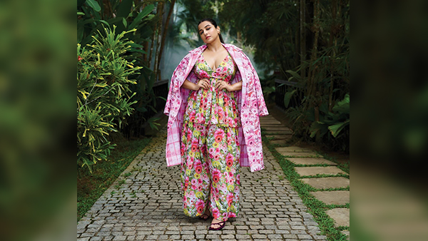 We have listed a few of her fashionable looks from Do Aur Do Pyaar wherein Vidya Balan has curated a wardrobe that reflects her adventurous spirit and unwavering individuality Take a look