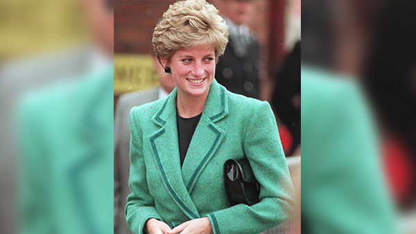 Princess Diana s Iconic Dresses And Accessories Will Get Auctioned For Charity Know The Details Here