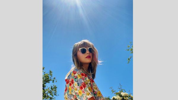 Taylor Swift s Fashion Get Inspired From American Singer-Songwriter s Signature Style