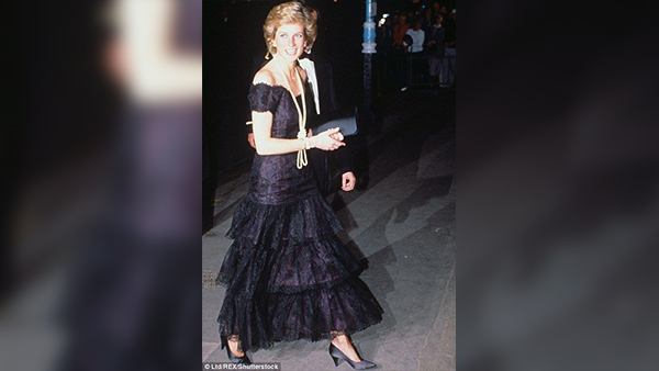 Princess Diana s Iconic Dresses And Accessories Will Get Auctioned For Charity Know The Details Here