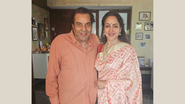 Dharmendra And Hema Malini Marry Again Dream Girl looks Resplendent In Silk saree Pics