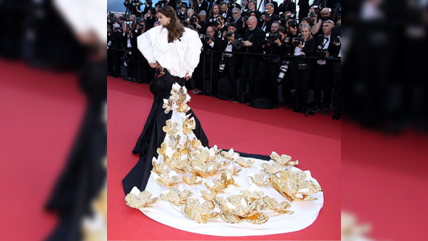 Cannes 2024 Aishwarya Rai Bachchan Wows In Show-Stopping Falguni Shane Peacock Outfit Pics