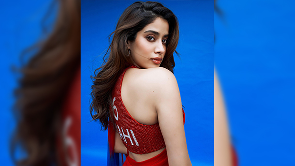 Janhvi Kapoor Serves Themed Fashion With Dual Tone Saree And Cricket-Inspired Blouse Get Inspired