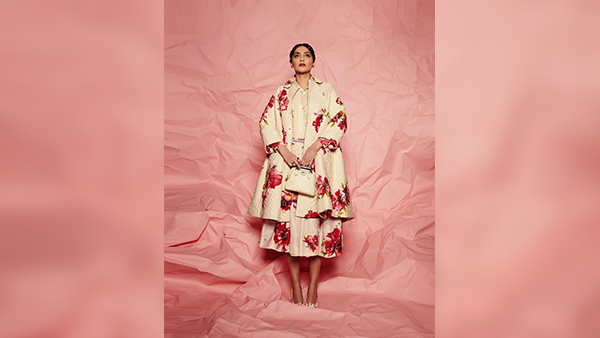 Sonam Kapoor s Tips For Embracing Vintage Fashion Learn To Dress Like A Diva