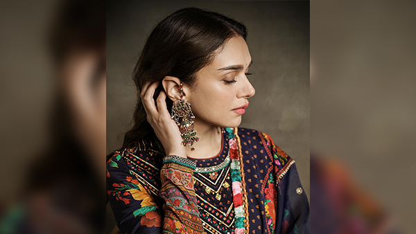 Aditi Rao Hydari s Jewellery Secrets 6 Tips To Shine Like Heeramandi Star Aditi Rao Hydari s Jewellery Secrets 6 Tips To Shine Like Heeramandi Star